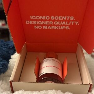 Floral Marshmallow Perfume by Dossier - Vibrant Orange